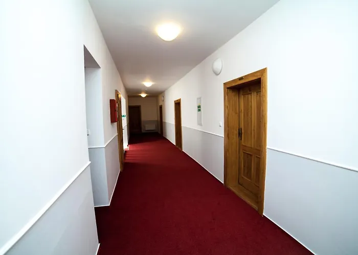 Pod Zámkem Hotel